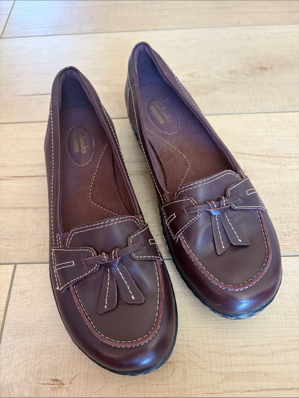 Clarks Women's Dark Burgundy Leather Tassel Slip-On Loafers